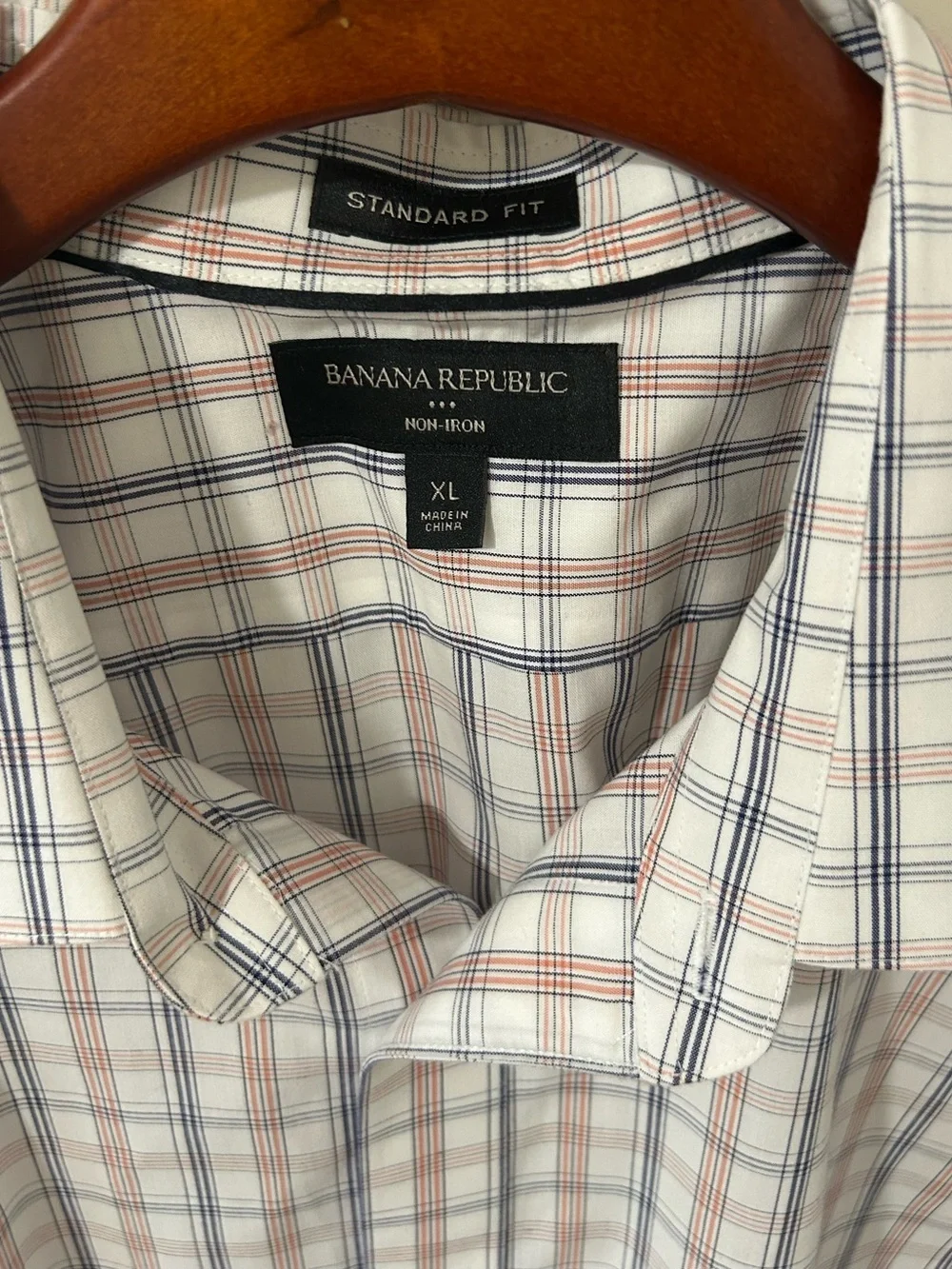 {Banana Republic} Men's Plaid Button-Down Shirt